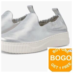 Sofft Women's Fana slip ons 
Silver leather white sole size 7 M